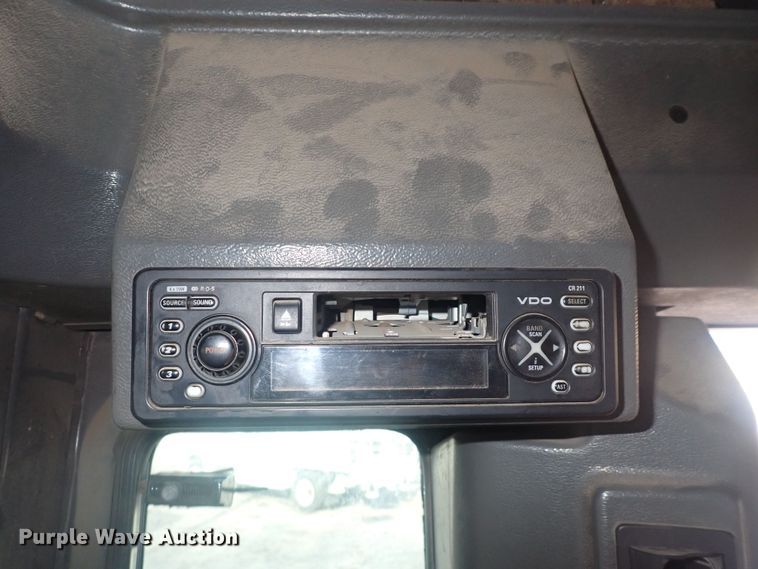 image for item DQ5082 2004 Volvo G720B  motor grader