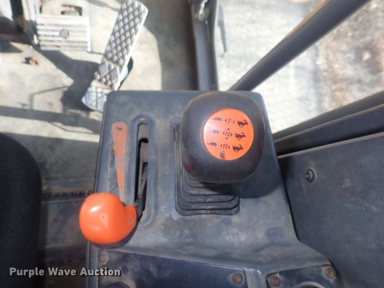 image for item DQ5082 2004 Volvo G720B  motor grader