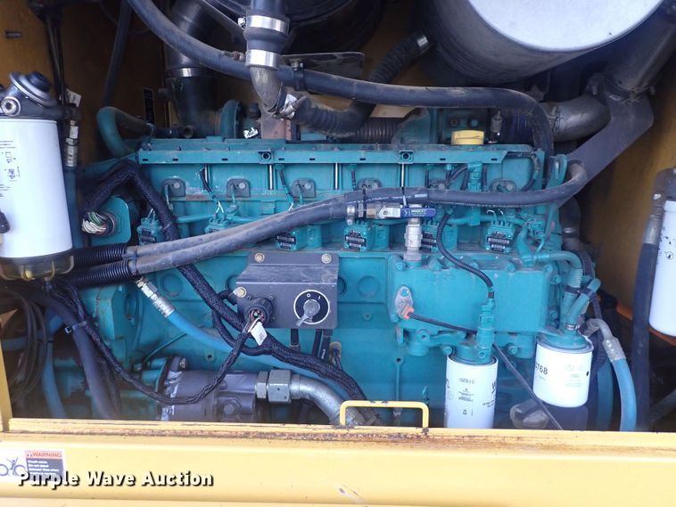 image for item DQ5082 2004 Volvo G720B  motor grader