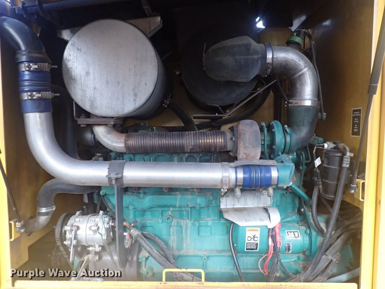 image for item DQ5082 2004 Volvo G720B  motor grader