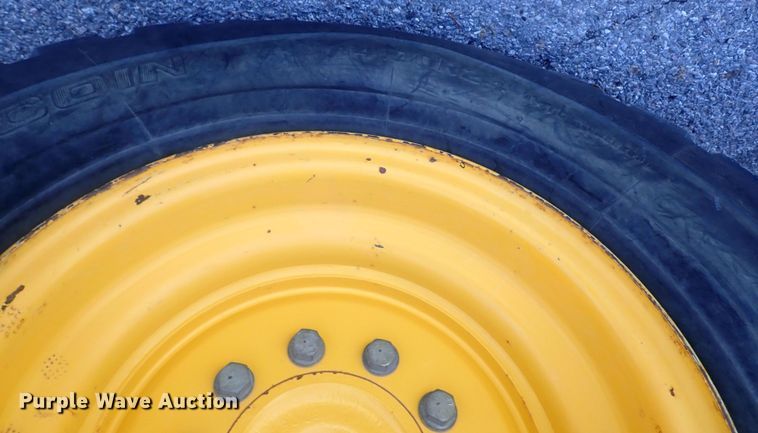 image for item DQ5082 2004 Volvo G720B  motor grader