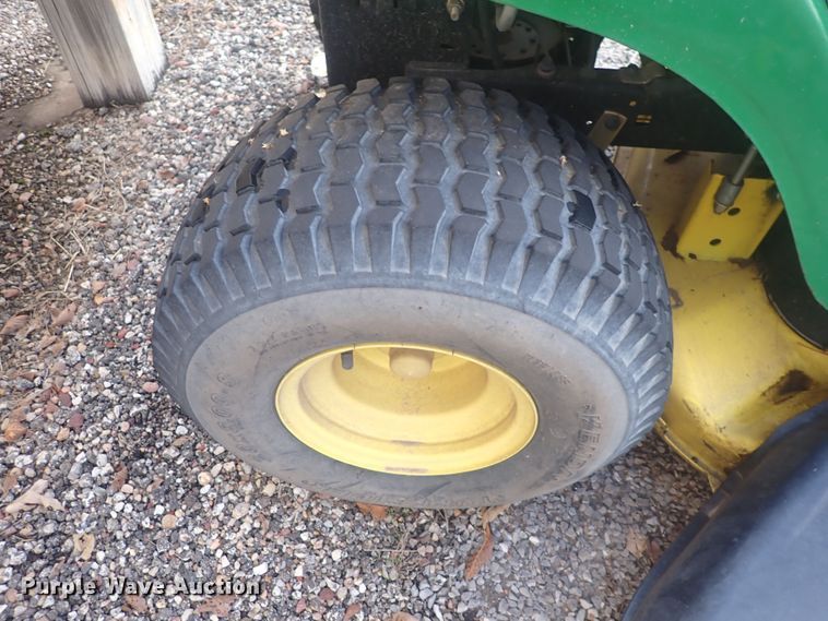 image for item DQ5087 John Deere LA105  lawn mower