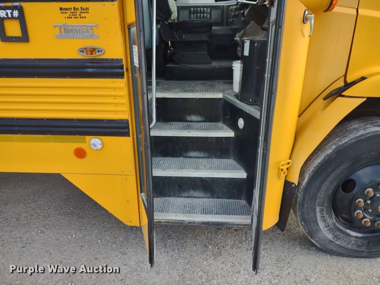 image for item DR8130 2003 Freightliner Thomas Built  school bus