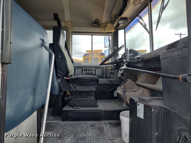 image for item DR8130 2003 Freightliner Thomas Built  school bus