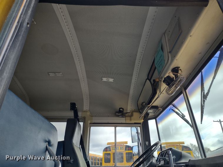 image for item DR8130 2003 Freightliner Thomas Built  school bus