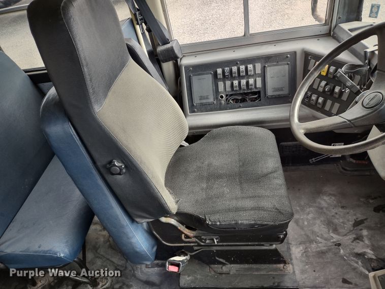 image for item DR8130 2003 Freightliner Thomas Built  school bus