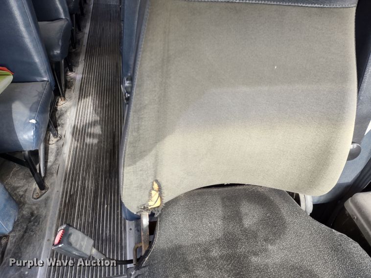 image for item DR8130 2003 Freightliner Thomas Built  school bus