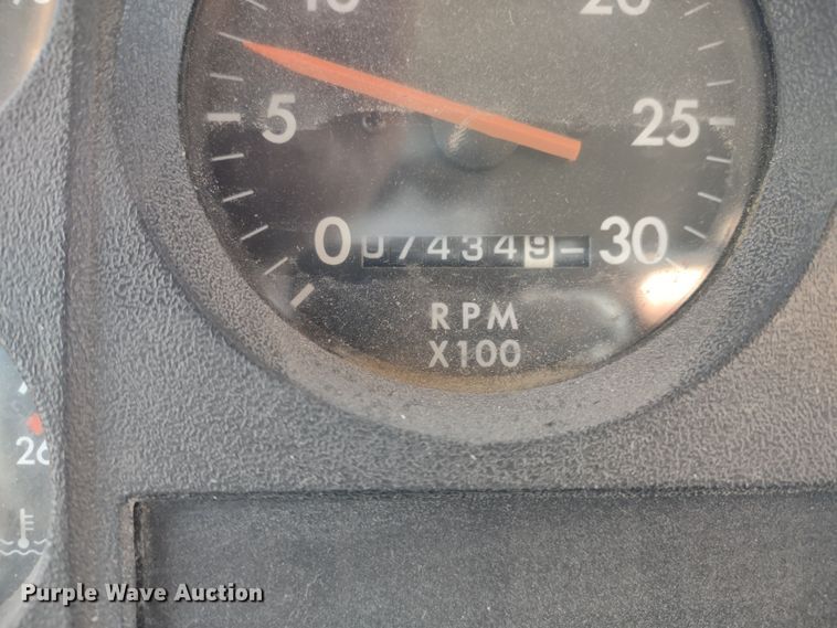 image for item DR8130 2003 Freightliner Thomas Built  school bus