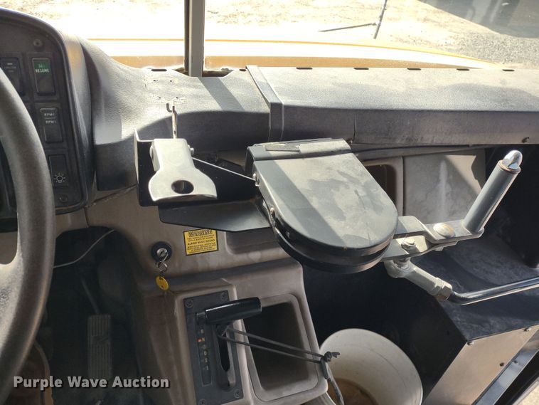 image for item DR8130 2003 Freightliner Thomas Built  school bus