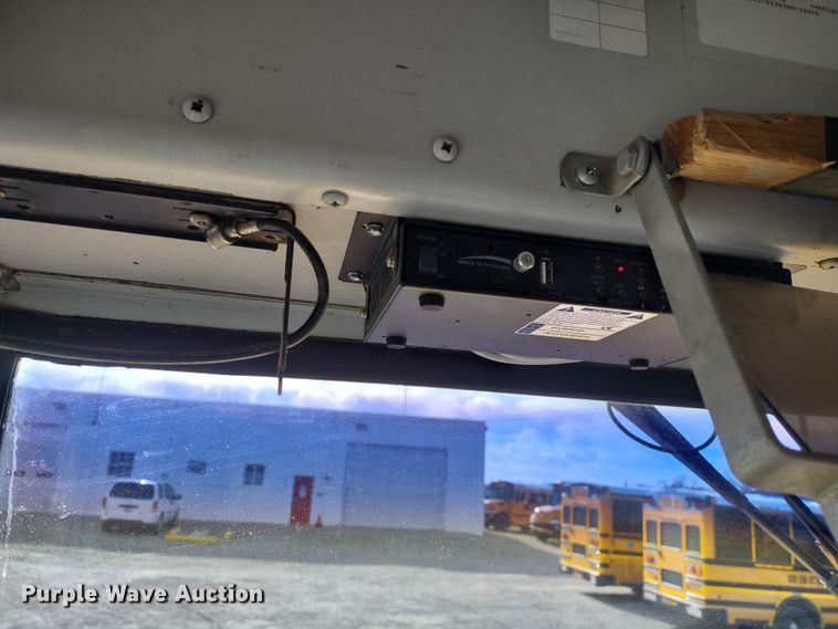 image for item DR8130 2003 Freightliner Thomas Built  school bus