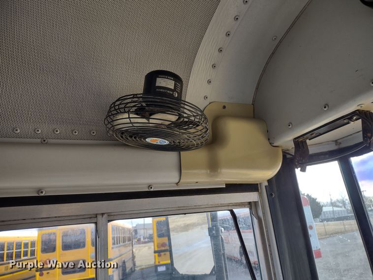 image for item DR8130 2003 Freightliner Thomas Built  school bus