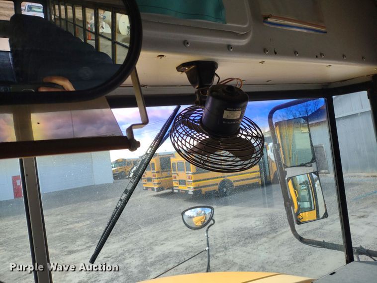 image for item DR8130 2003 Freightliner Thomas Built  school bus