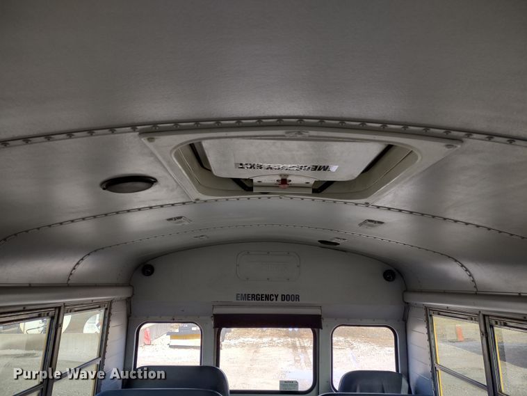 image for item DR8130 2003 Freightliner Thomas Built  school bus