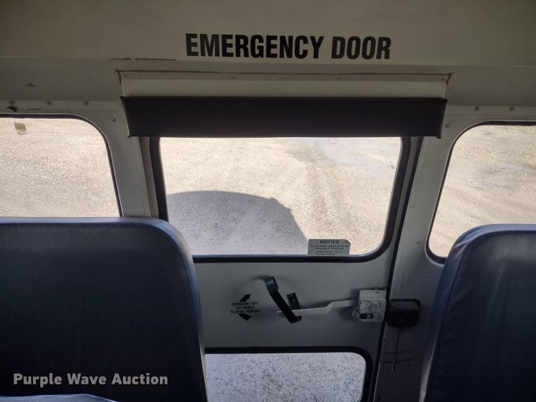 image for item DR8130 2003 Freightliner Thomas Built  school bus