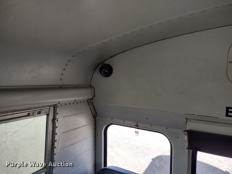 image for item DR8130 2003 Freightliner Thomas Built  school bus