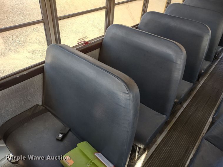 image for item DR8130 2003 Freightliner Thomas Built  school bus