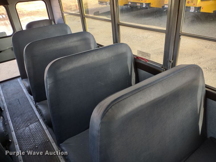 image for item DR8130 2003 Freightliner Thomas Built  school bus