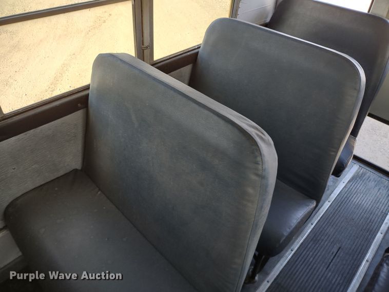 image for item DR8130 2003 Freightliner Thomas Built  school bus