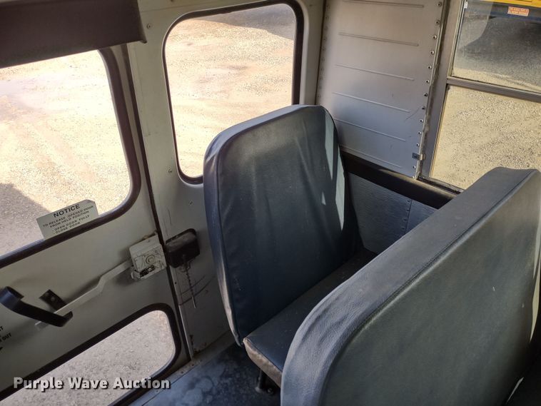 image for item DR8130 2003 Freightliner Thomas Built  school bus