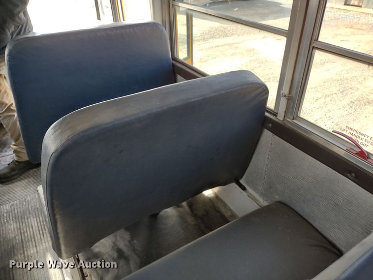 image for item DR8130 2003 Freightliner Thomas Built  school bus