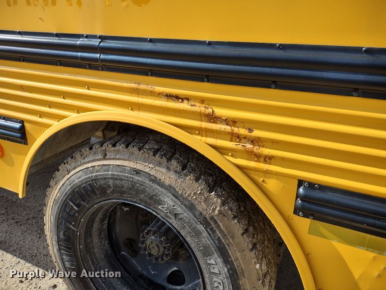 image for item DR8130 2003 Freightliner Thomas Built  school bus