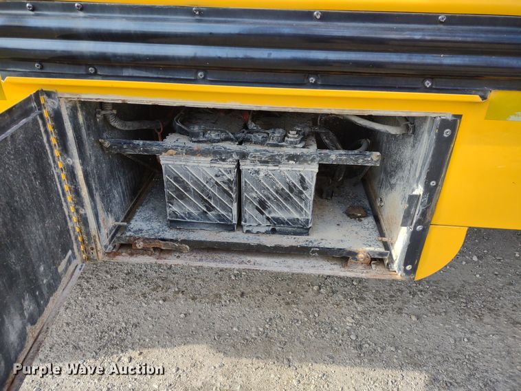 image for item DR8130 2003 Freightliner Thomas Built  school bus