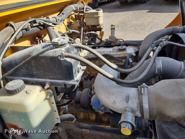 image for item DR8130 2003 Freightliner Thomas Built  school bus