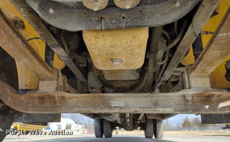 image for item DR8130 2003 Freightliner Thomas Built  school bus