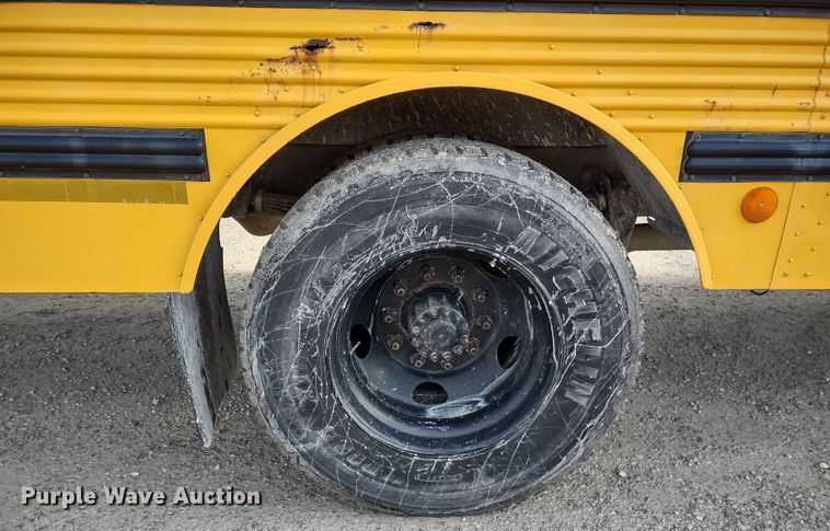 image for item DR8130 2003 Freightliner Thomas Built  school bus