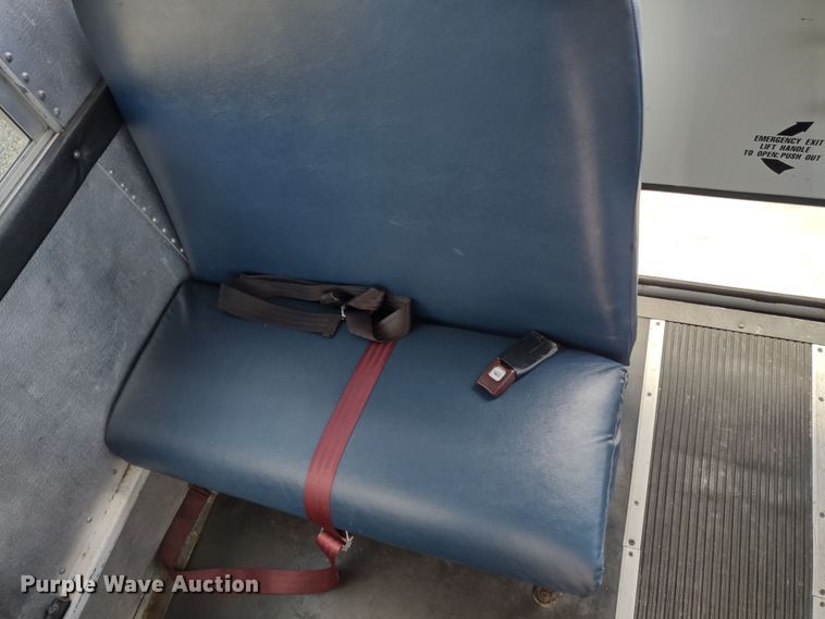 image for item DR8131 2006 GMC G3500  school bus