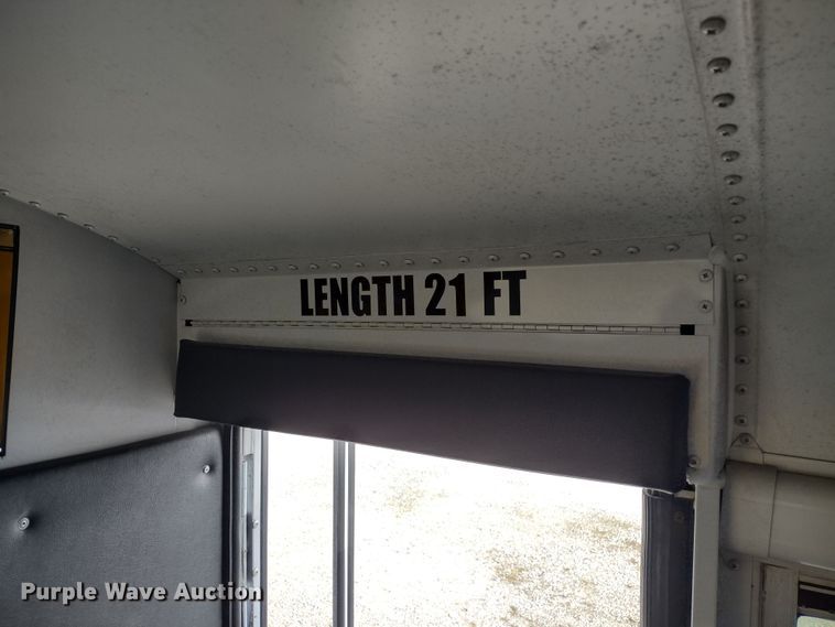 image for item DR8131 2006 GMC G3500  school bus