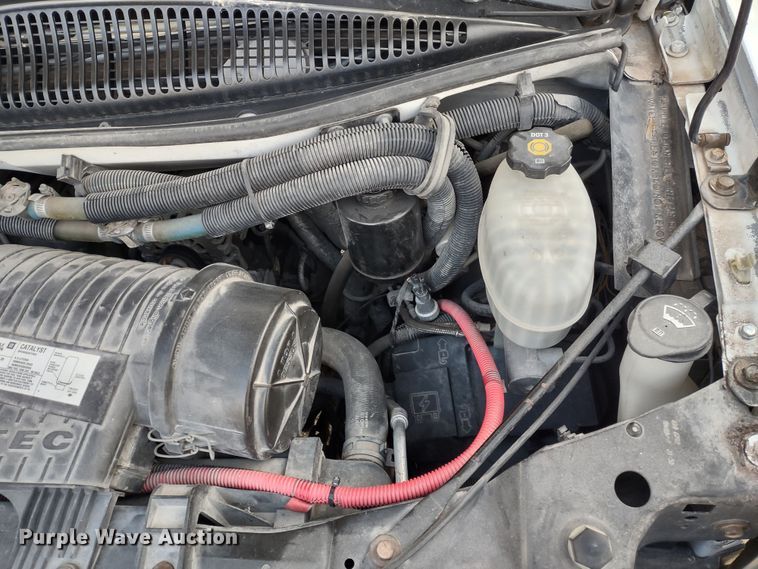 image for item DR8131 2006 GMC G3500  school bus