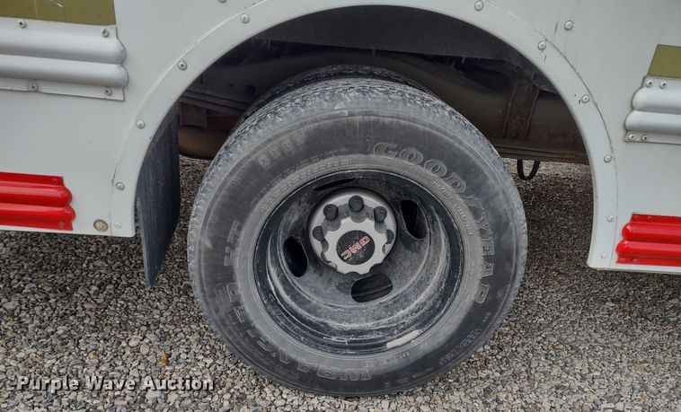 image for item DR8131 2006 GMC G3500  school bus