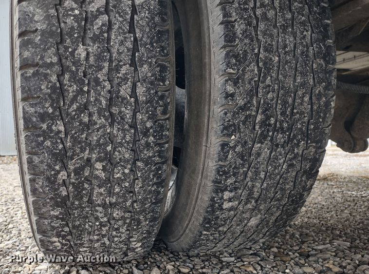 image for item DR8131 2006 GMC G3500  school bus