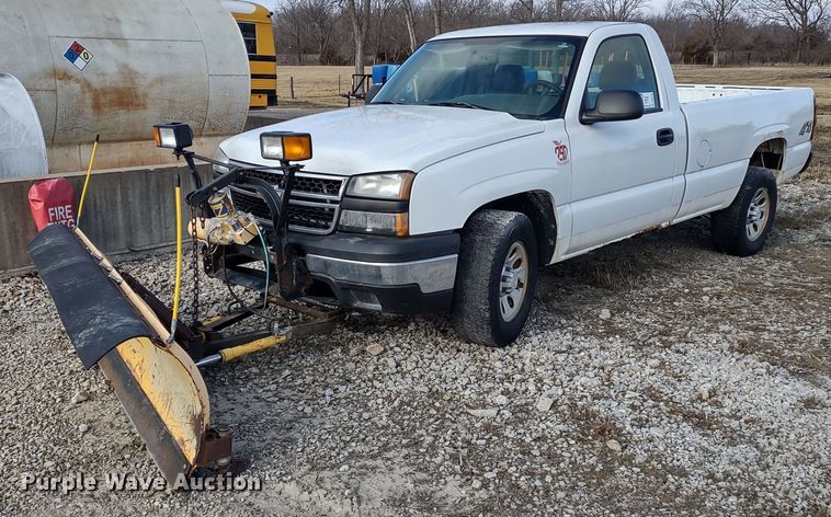 image for item DR8132 2006 Chevrolet Silverado 1500  pickup truck