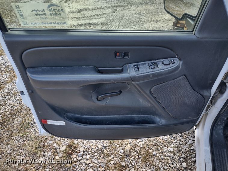 image for item DR8132 2006 Chevrolet Silverado 1500  pickup truck