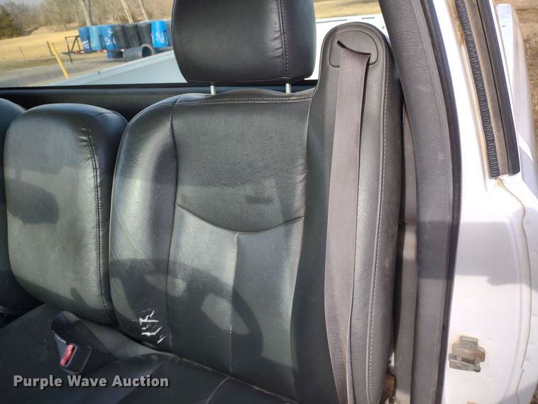 image for item DR8132 2006 Chevrolet Silverado 1500  pickup truck