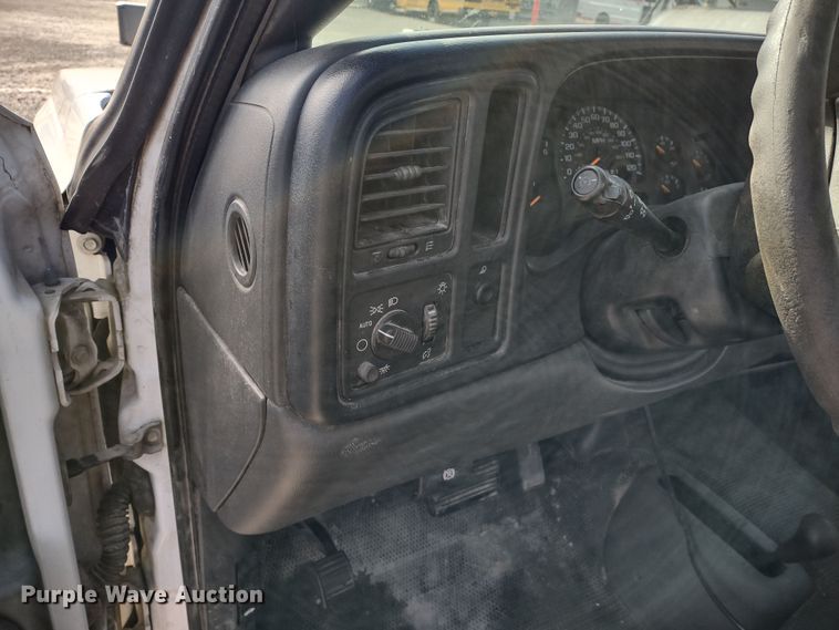 image for item DR8132 2006 Chevrolet Silverado 1500  pickup truck