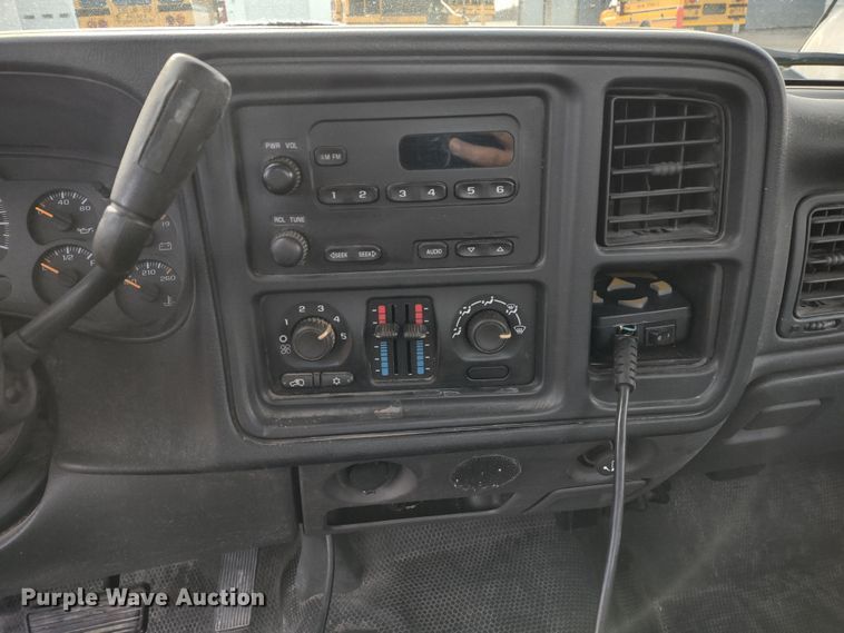 image for item DR8132 2006 Chevrolet Silverado 1500  pickup truck