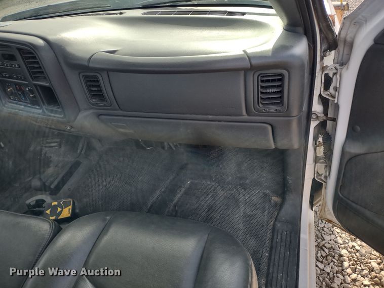 image for item DR8132 2006 Chevrolet Silverado 1500  pickup truck