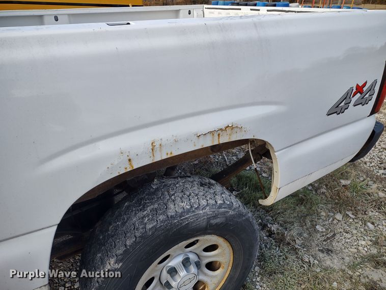 image for item DR8132 2006 Chevrolet Silverado 1500  pickup truck