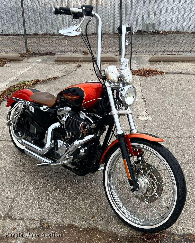 image for item DS2701 2005 Harley Davidson XL 1200C  motorcycle