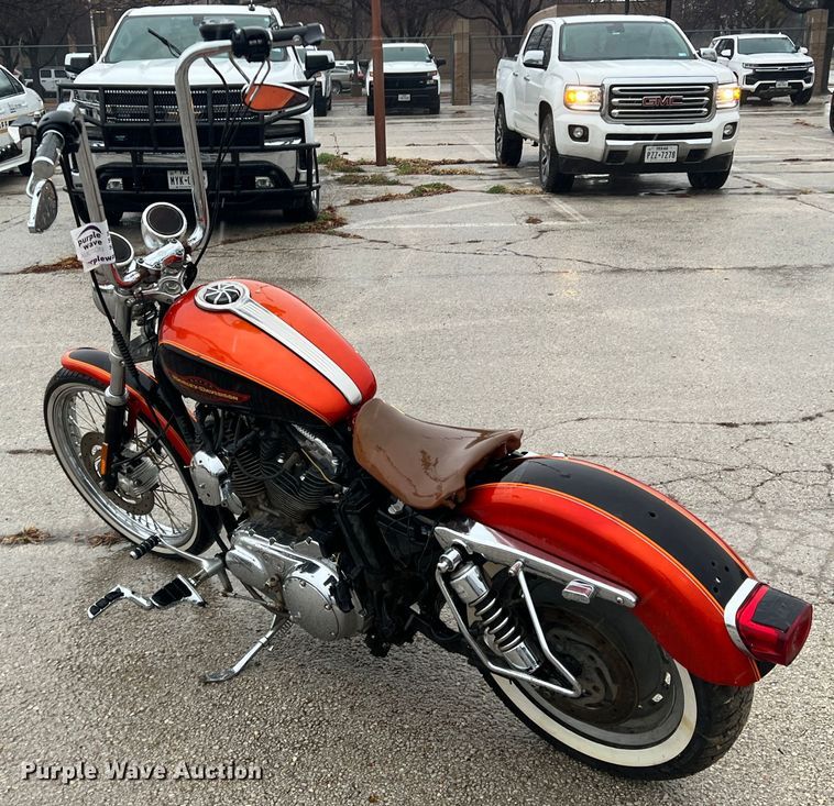 image for item DS2701 2005 Harley Davidson XL 1200C  motorcycle