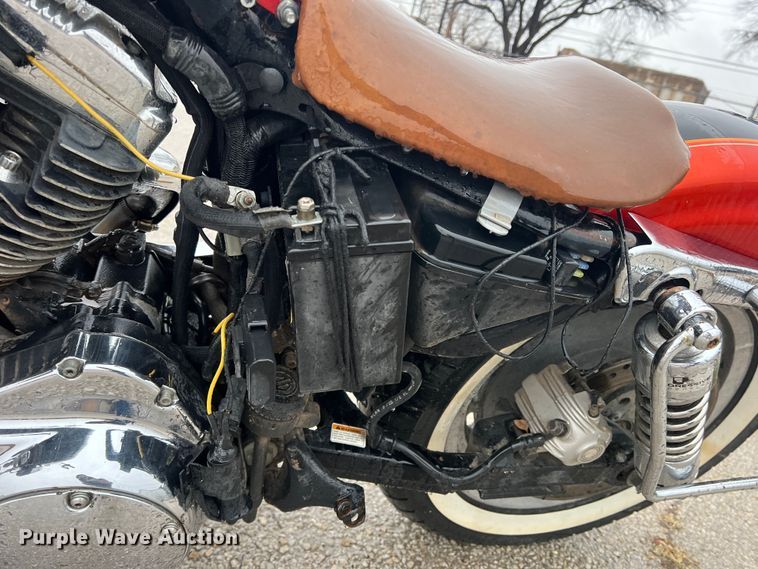 image for item DS2701 2005 Harley Davidson XL 1200C  motorcycle