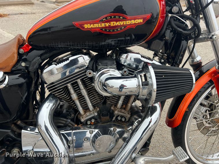 image for item DS2701 2005 Harley Davidson XL 1200C  motorcycle