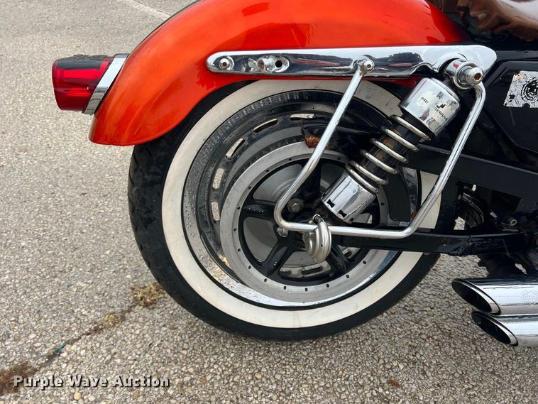 image for item DS2701 2005 Harley Davidson XL 1200C  motorcycle