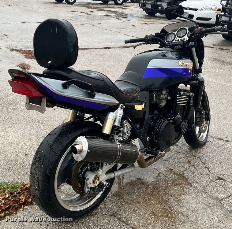 image for item DS2702 2000 Kawasaki ZRX 1100  motorcycle