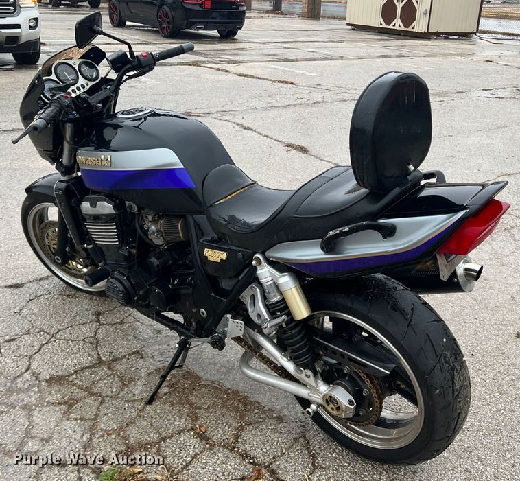 image for item DS2702 2000 Kawasaki ZRX 1100  motorcycle