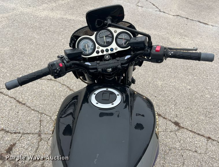 image for item DS2702 2000 Kawasaki ZRX 1100  motorcycle