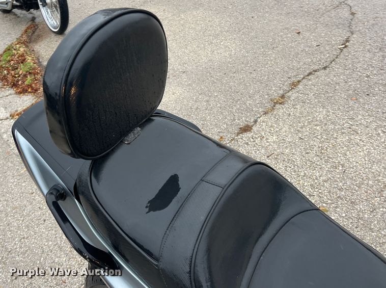 image for item DS2702 2000 Kawasaki ZRX 1100  motorcycle